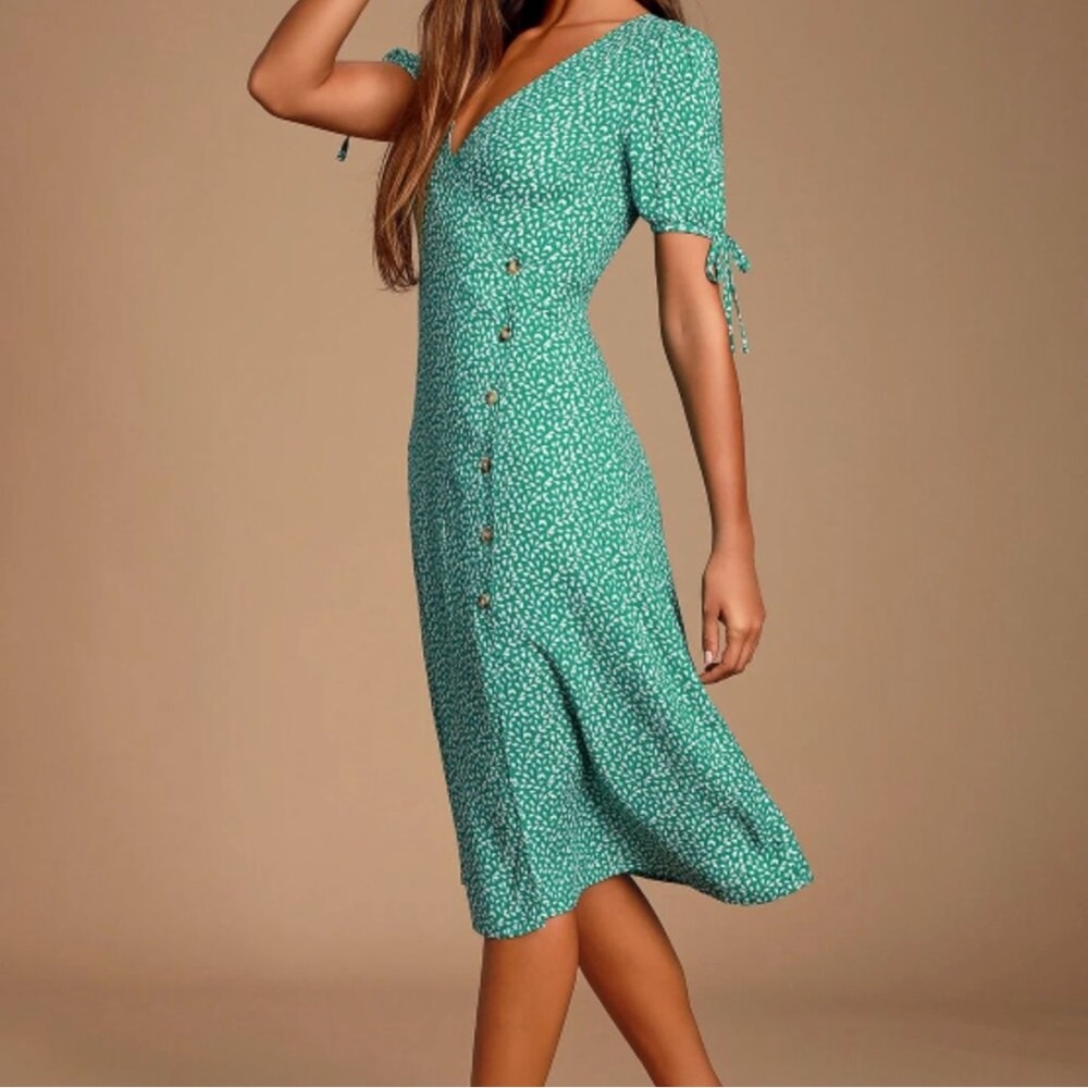 Paria Green Leaf Print Button-Up Short Sleeve Midi Dress